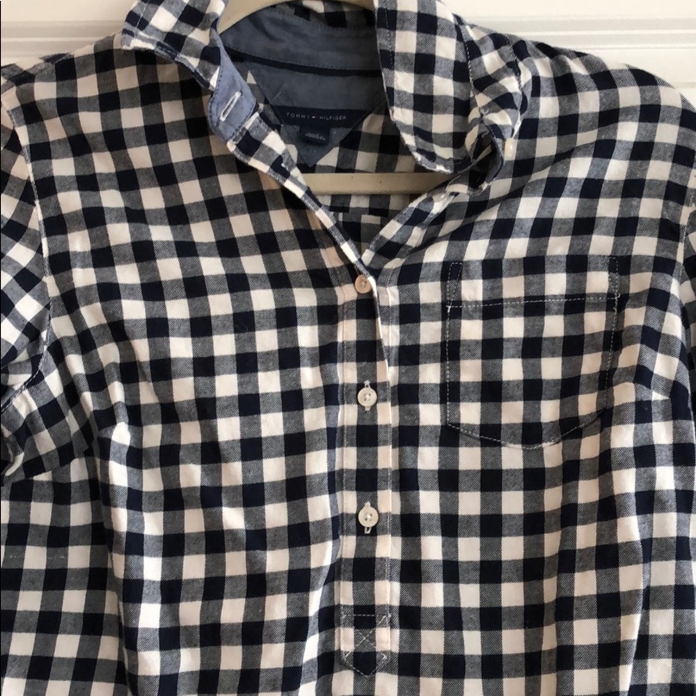 Half button up - Picture 2 of 3